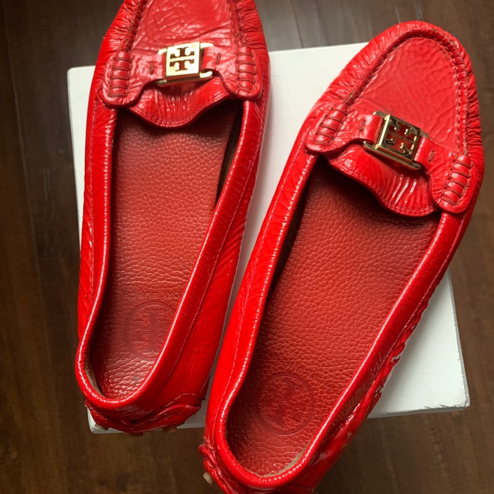 Ladies Tory Burch driver moccasins in orange(PREOWNED)